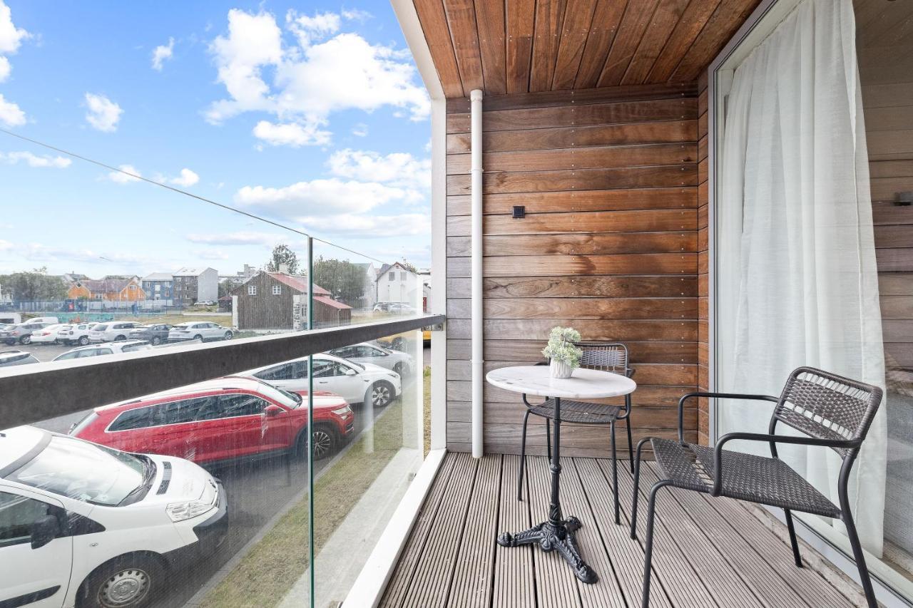 Brand New Downtown Harbor Apartment Рейкьявик Экстерьер фото